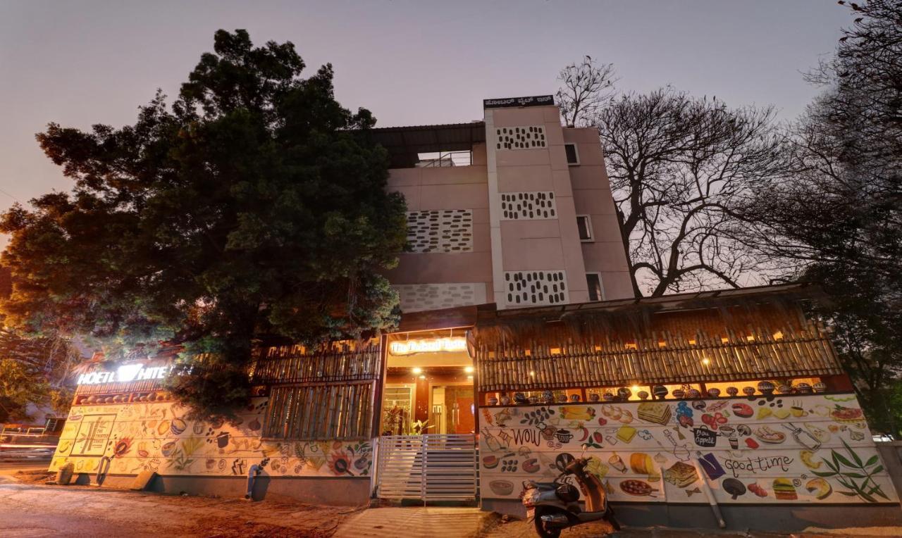 Treebo White Inn Koramangala Bangalore Exterior foto